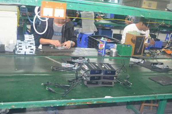 Smart tv box quad core amlogic box production process (3) ----“quad core set top box” ASSEMBLY (power line assembly) Smart tv box quad core amlogic box production process (3) ----“quad core set top box” ASSEMBLY (power line assembly)